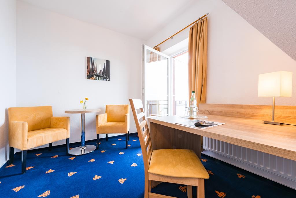 Hotel Boddenhus Garni Zingst Buitenkant foto