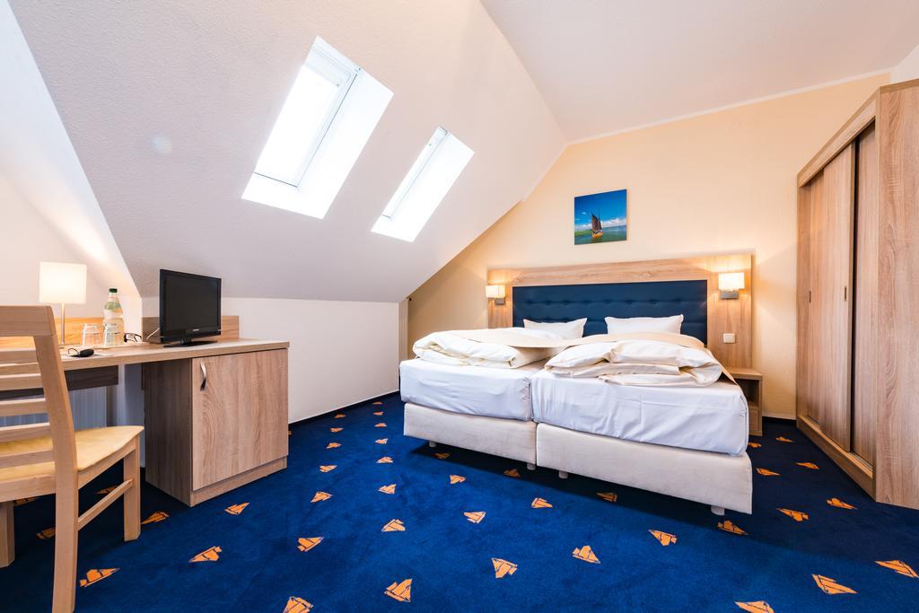 Hotel Boddenhus Garni Zingst Buitenkant foto