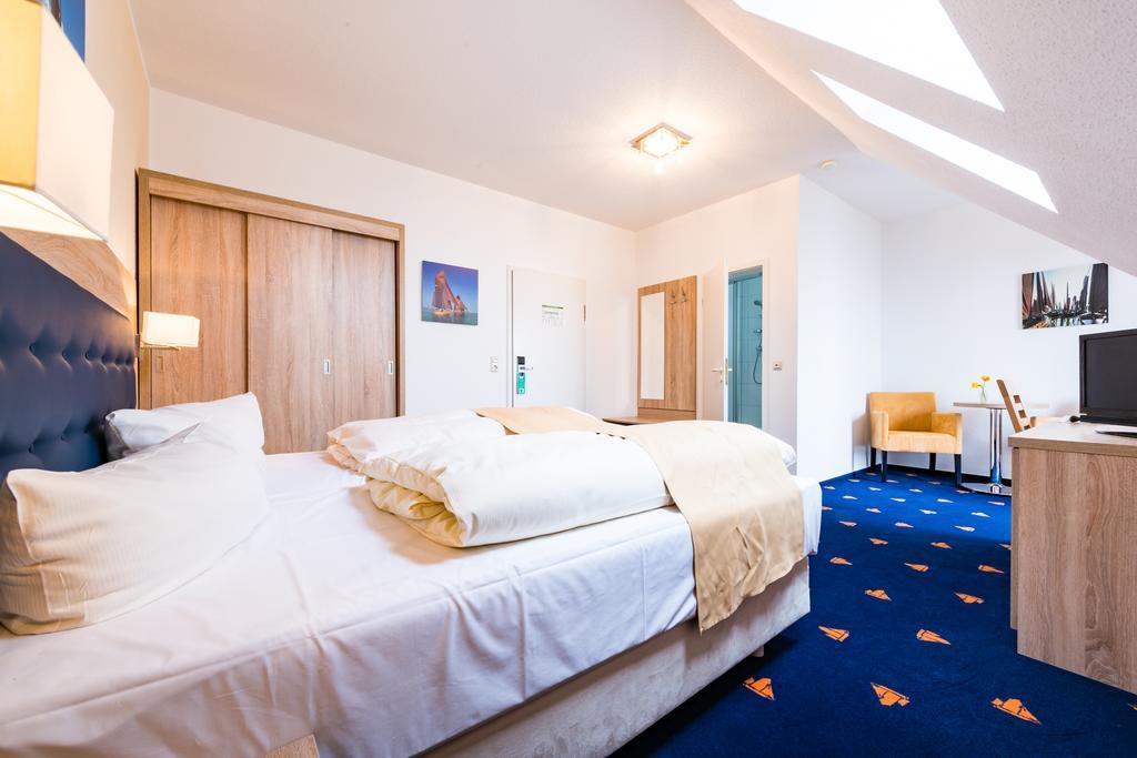 Hotel Boddenhus Garni Zingst Buitenkant foto