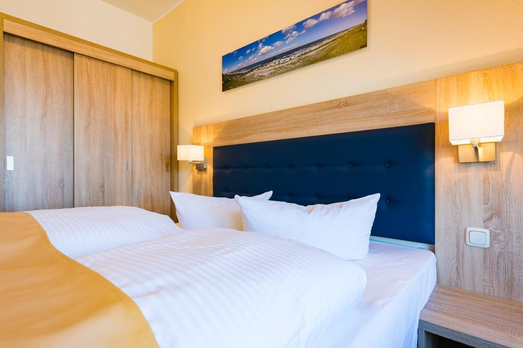 Hotel Boddenhus Garni Zingst Buitenkant foto
