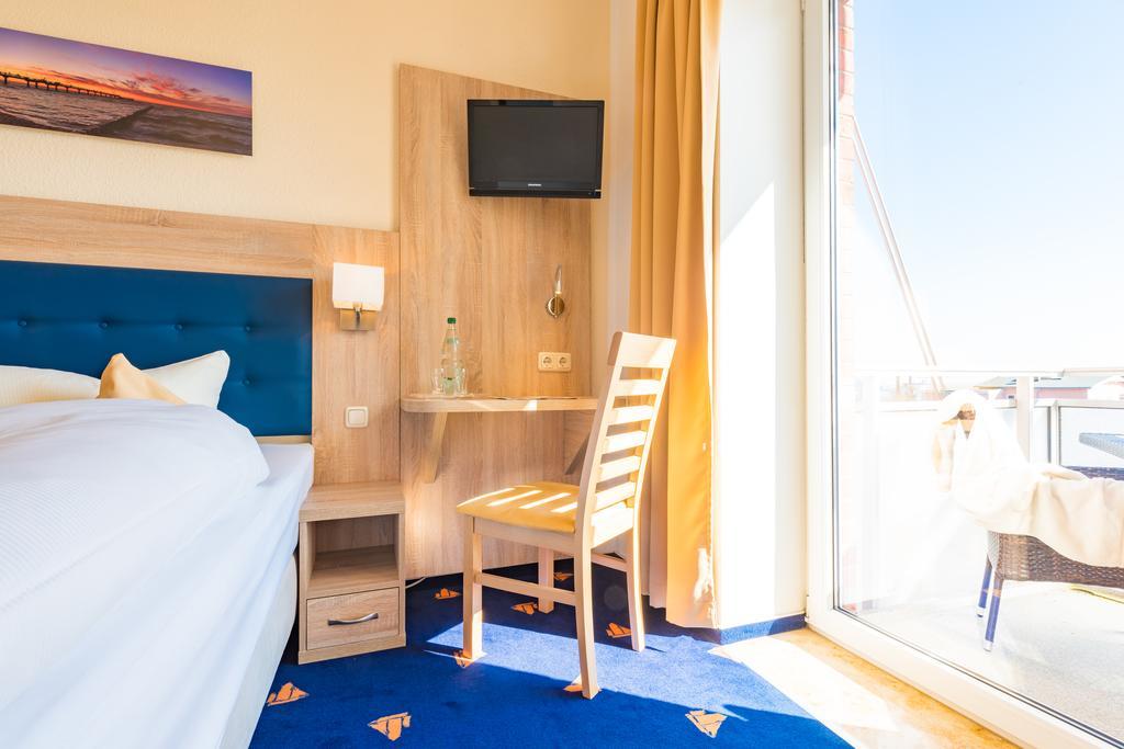 Hotel Boddenhus Garni Zingst Buitenkant foto