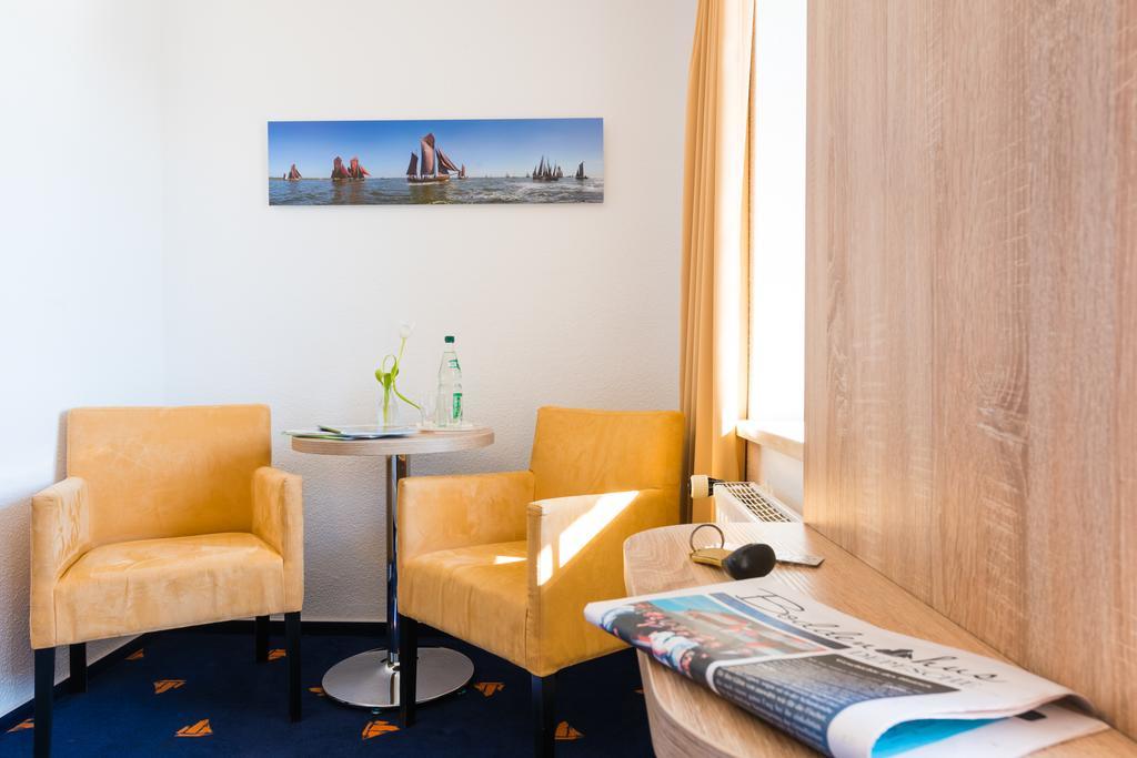Hotel Boddenhus Garni Zingst Buitenkant foto