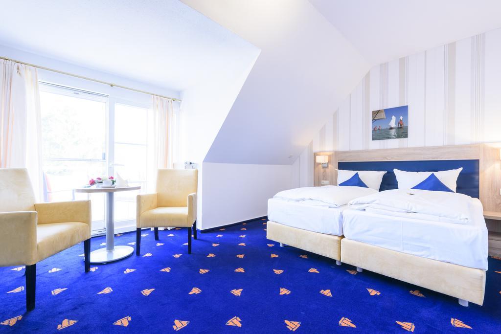 Hotel Boddenhus Garni Zingst Buitenkant foto