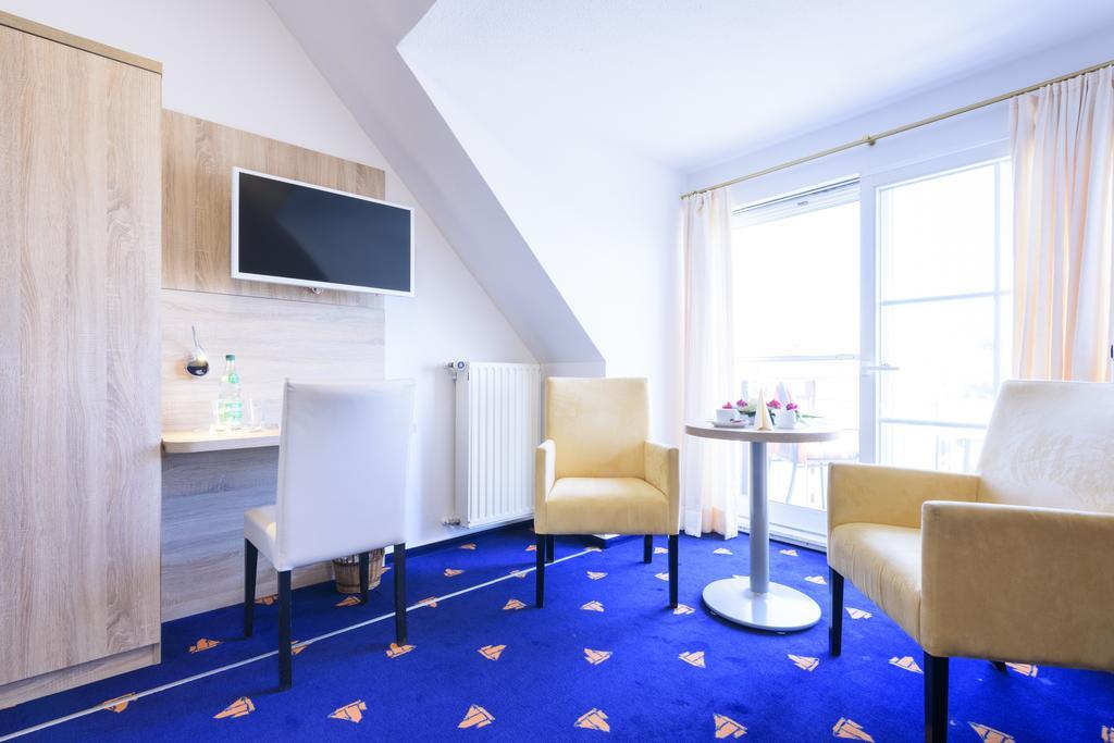 Hotel Boddenhus Garni Zingst Buitenkant foto