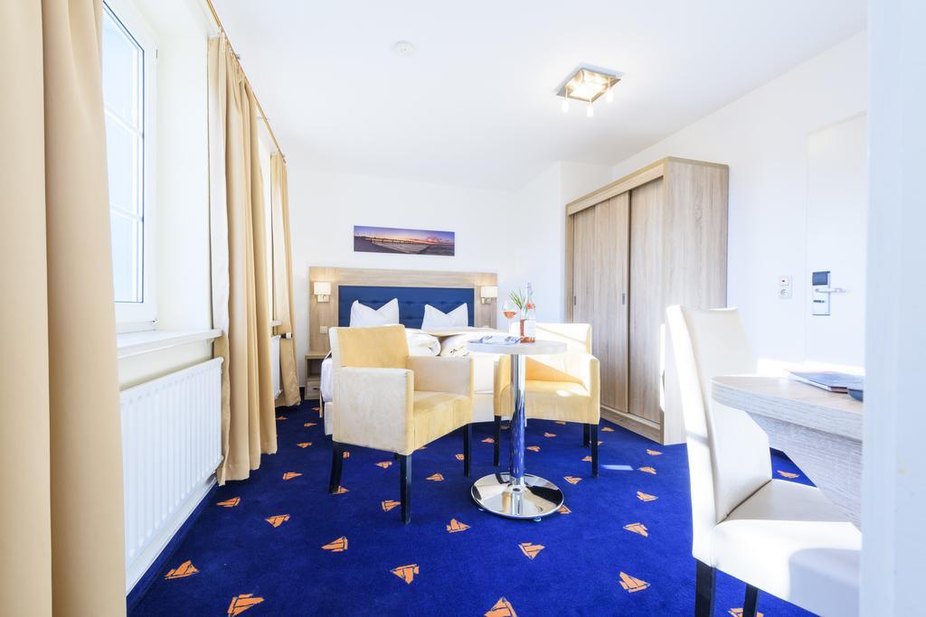 Hotel Boddenhus Garni Zingst Buitenkant foto
