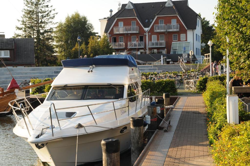 Hotel Boddenhus Garni Zingst Buitenkant foto